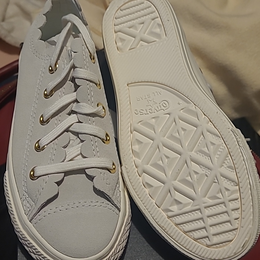 Converse sneaker